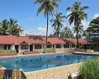 M Beach Resort - Colva - Piscina