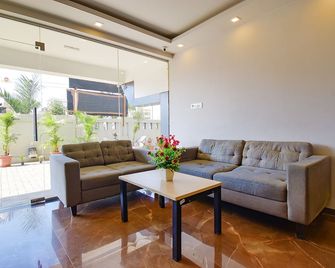 Manomay Homes - Nagpur - Sala de estar