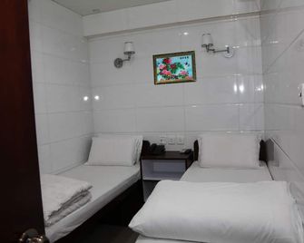 Pay-Less Guesthouse (7/F A9) - Hong Kong - Bedroom