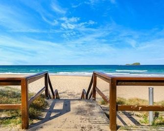 Private Mudjimba Beach Abode - Mudjimba - Strand