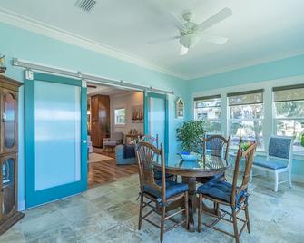 Choctaw Bliss - 5 Star Waterfront Property - Freeport - Restaurante