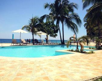 Cebu Club Fort Med Inc, - Boljoon - Pool