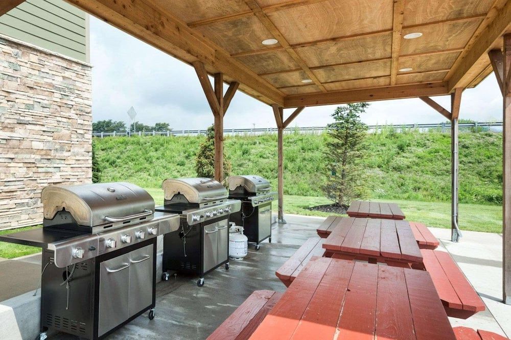 Other view of Suburban Studios Triadelphia - Wheeling at The Highlands