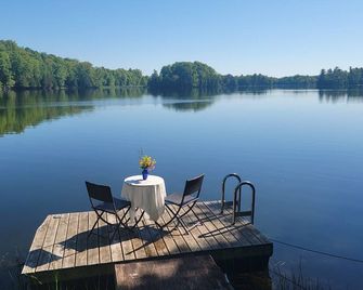 Relax on Benson Lake, Rideau System - Westport - Patio