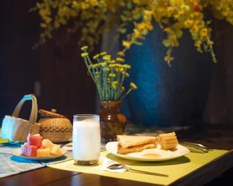 Feifan Hotel - Dêqên - Comida