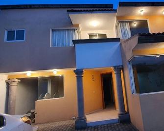 Placid residence at the foot of the mountains - Pachuca - Building