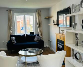 Housesleeps5-Parking-Garden-Privateentra - Corby - Obývací pokoj