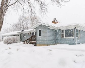 New Remodeled Townhome In Central Fargo - Fargo - Building
