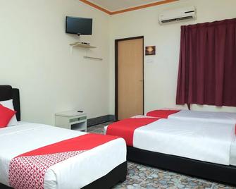 OYO 89928 Acf Guest House - Sungai Lembing - Bedroom