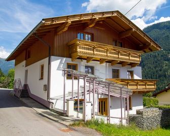 Cozy apartment with mountain views in a quiet location, suitable for families - Rangersdorf - Будівля