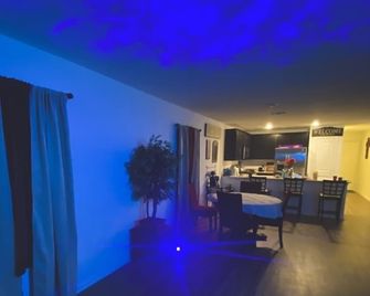 Dreamville - Kyle - Zwembad