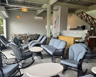 Sandbar Beachfront Hostel & Restaurant - San Pedro Town - Sala d'estar