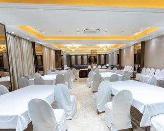 West End Hotel - Bombay - Sala de banquetes