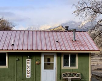 Edge of the Wild - RFarm Guest House. Regenerative Farm. - Rifle - Gebäude