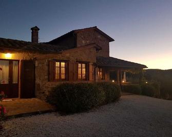 Piccolo Relais Galletto di Marzo Spa e relax solo per due - Paciano - Building