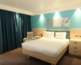 Hampton by Hilton London Docklands - London - Bedroom