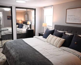 Private Lake House with Game Room Sleeps 14 - Lake Park - Bedroom