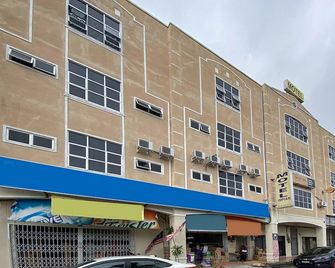 Spot On 89907 Motel Impian - Lumut - Building