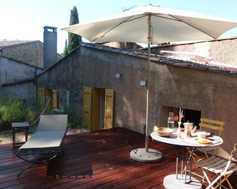 15 Mins From Cassis, Apartment In A Provencal Country House - Roquevaire - Patio