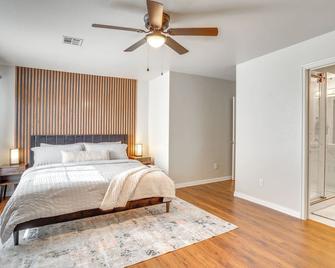 4 Mi to Gaylord Family Stadium Norman Home - Norman - Bedroom