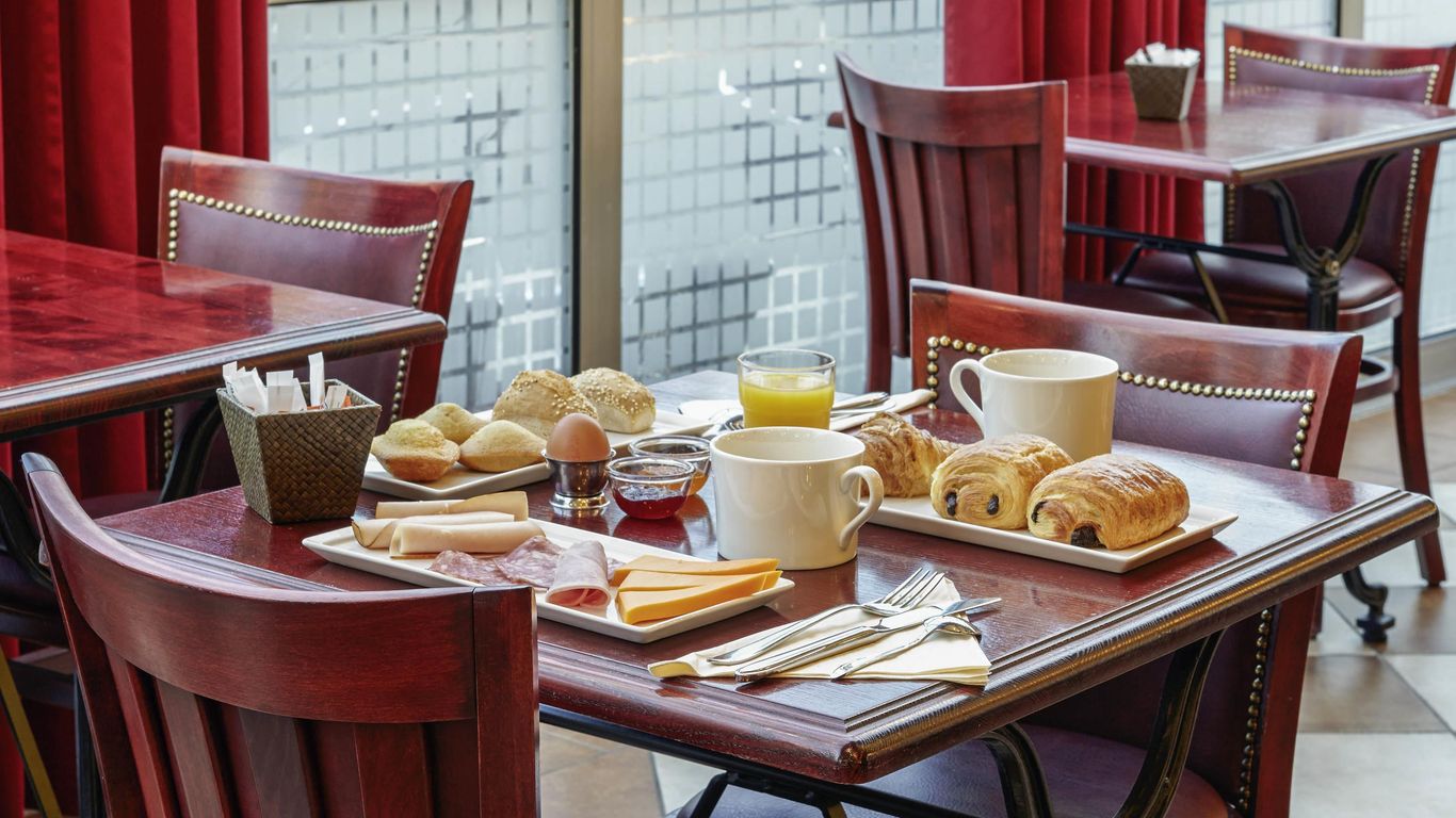 إيبيس شارترز وست لوسي