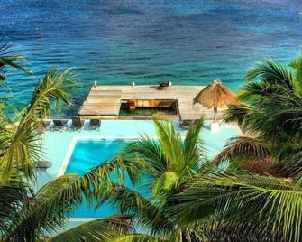 Blue Angel Resort - קוזומל - בריכה