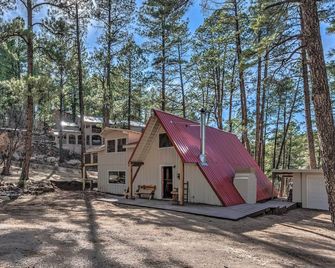 Ruidoso A-Frame Cabin about 1 Mi to Grindstone Lake! - Ruidoso - Patio