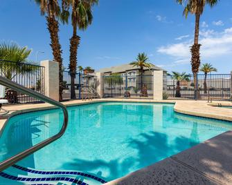 ترافلودج باي ويندام فينيكس - فينيكس - حوض السباحة