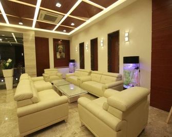 The Grand Highness - Diu - Salon