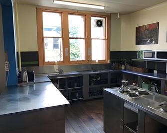Geeky Gecko Backpackers - Dunedin - Cucina