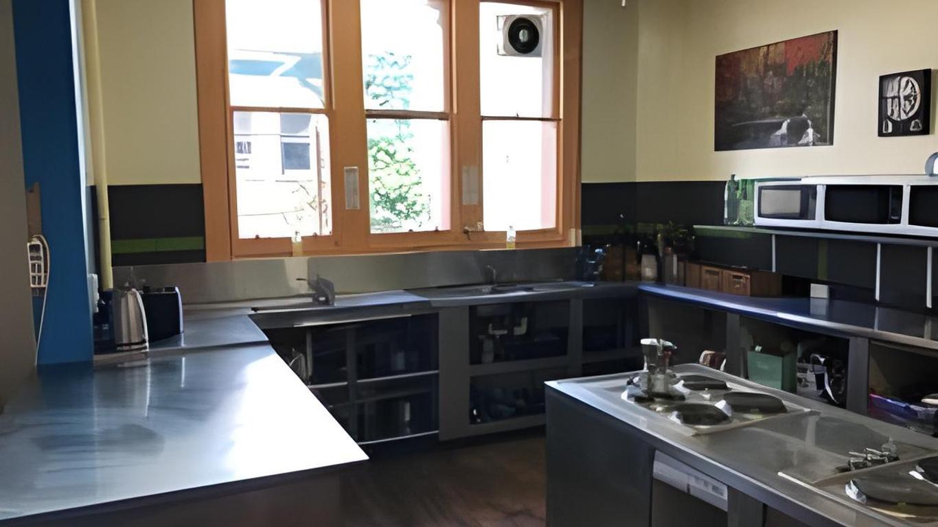 Geeky Gecko Backpackers