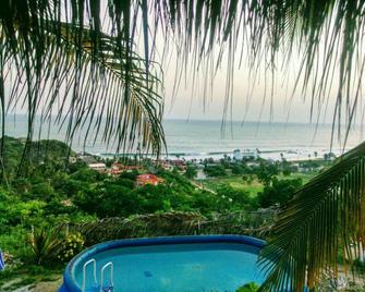 Hostal Alejo Monte Mar - Zipolite - Pool