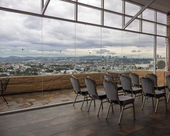 Hotel Crown Victoria - Querétaro