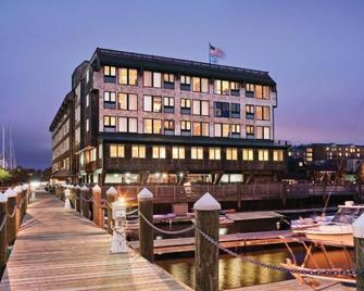 1 Bedroom Nautical New England Escape At Wyndham Inn on Long Wharf - Newport - Edificio