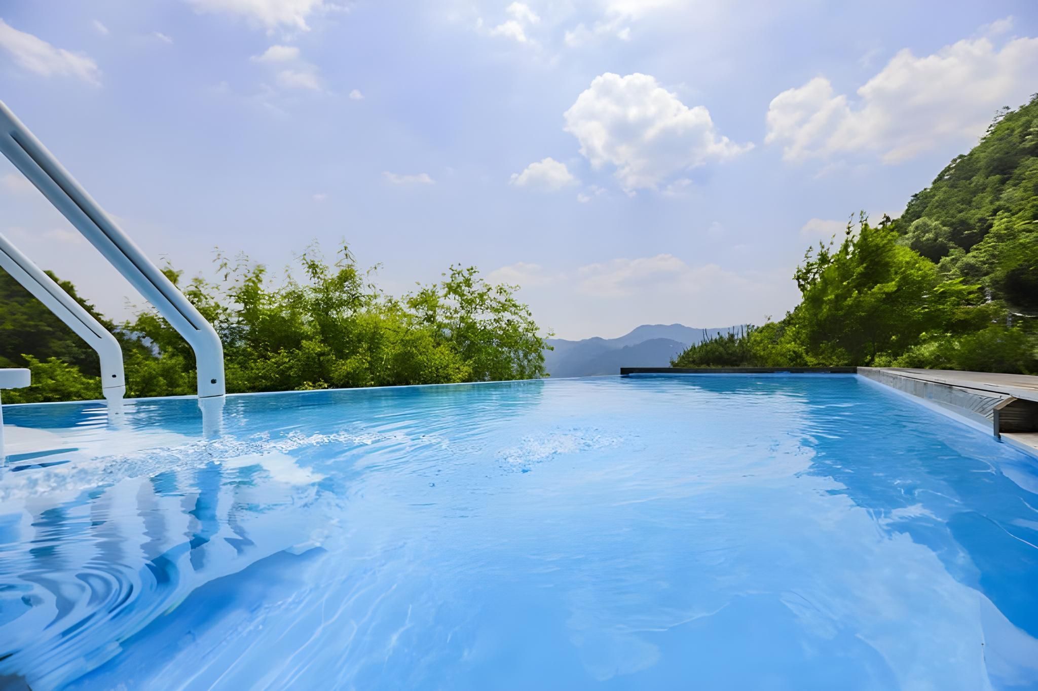 بيناتيس بول فيلا