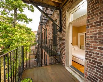 Pelicanstay In Boston Bay Village - Boston - Balcon