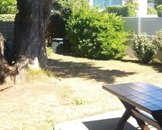 Ground floor apartment 53 m3 private garden 50 m beach for 4 or 5 people. - La Turballe - Patio
