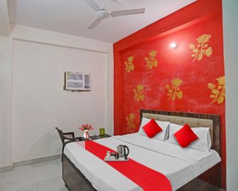 Hotel O A One Hotel Near Noida Sector 81 Metro Station - Noida - Schlafzimmer