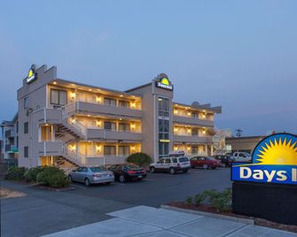 Days Inn by Wyndham Seattle North of Downtown - Seattle - Edificio
