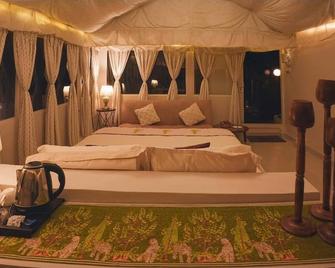 Darbar - A Heritage Farmstay, Near New Tehri & Kanatal - Chamba - Bedroom