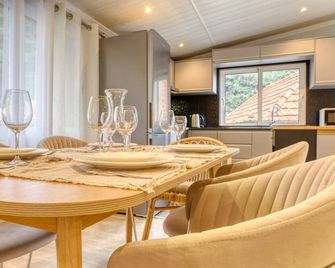 Casa da Praia, a Home in Madeira - Ribeira Brava - Jídelna