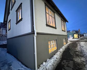Apartment in Reykjavikurvegur - Birta Rentals - Hafnarfjörður - Budynek