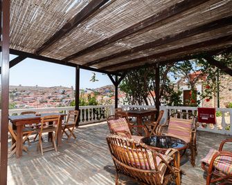 Atlantis Houses - Χάλκη - Μπαλκόνι