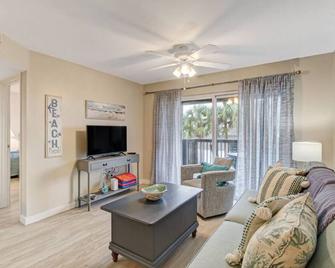 Oceanview Sand Dollar Villas Condo - Balcony - Pool - Fernandina Beach - Oturma odası