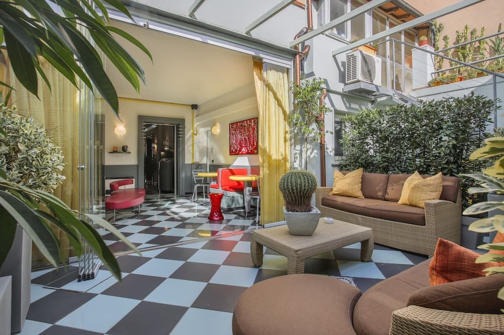 هوتل تيرينيا - بياريدجو - شرفة مرصوفة