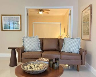 Open-Concept Urban Stay - Fort Lauderdale - Salon