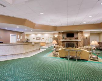 Ramada by Wyndham Provo - Provo - Resepsjon