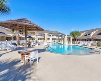 Poolside Paradise | Private Patio & Pet-Friendly - Corpus Christi - Pool