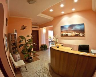 San Sebastiano Holidays - Acireale - Recepción