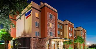 Fairfield Inn & Suites by Marriott Houston Hobby Airport - Houston - Gebouw